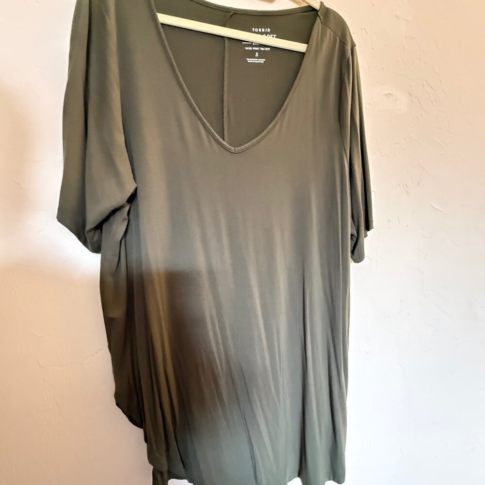 Torrid Super Soft Knits V-Neck Tee Khaki green, 3X